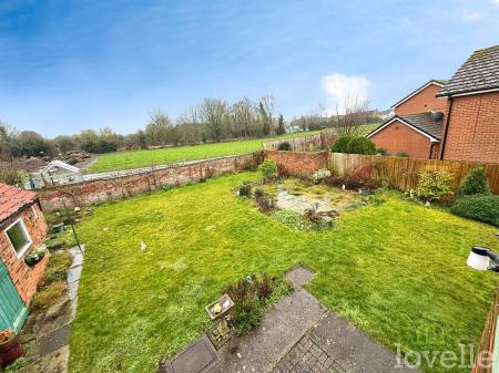 3 bedroom Detached house for sale in Newbigg, Westwoodside, DN9