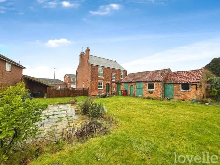 3 bedroom Detached house for sale in Newbigg, Westwoodside, DN9