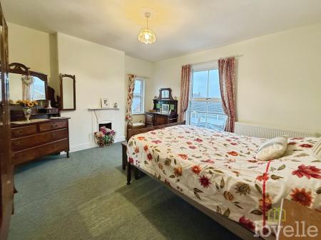 3 bedroom Detached house for sale in Newbigg, Westwoodside, DN9