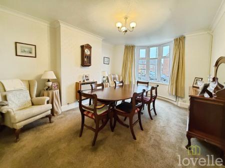 3 bedroom Semi-detached house for sale in Northolme, Gainsborough, DN21