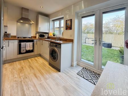 2 bedroom Semi-detached house for sale in Bob Rainsforth Way, Gainsborough, DN21