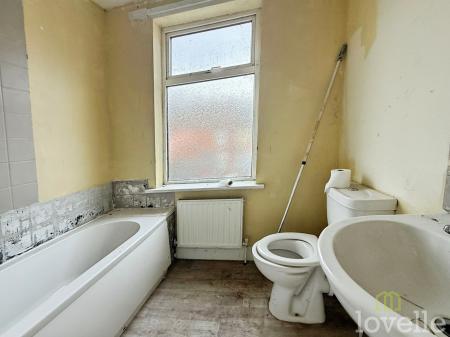 2 bedroom Terraced House for sale in Darwin Street, Gainsborough, DN21