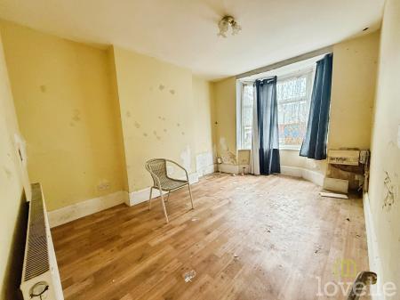 2 bedroom Terraced House for sale in Darwin Street, Gainsborough, DN21