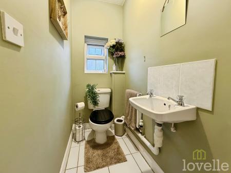 3 bedroom Flat for sale in Rectory Lea, Fillingham, DN21