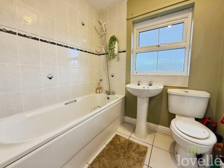 3 bedroom Flat for sale in Rectory Lea, Fillingham, DN21