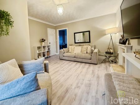 3 bedroom Flat for sale in Rectory Lea, Fillingham, DN21