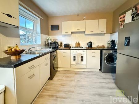 3 bedroom Flat for sale in Rectory Lea, Fillingham, DN21