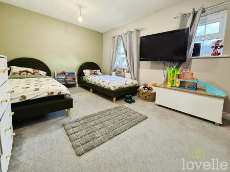 3 bedroom Flat for sale in Rectory Lea, Fillingham, DN21