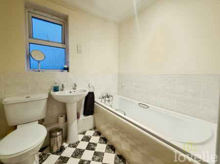 4 bedroom Detached house for sale in Trent Approach, Marton, DN21