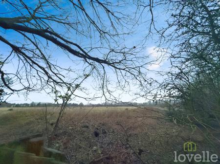 4 bedroom Detached house for sale in Trent Approach, Marton, DN21