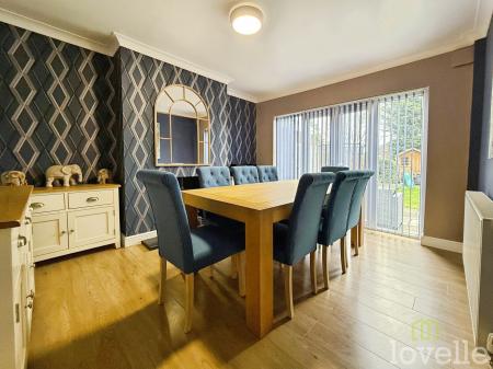 5 bedroom Semi-detached house for sale in Middlefield Lane, Gainsborough, DN21