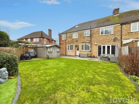 5 bedroom Semi-detached house for sale in Middlefield Lane, Gainsborough, DN21