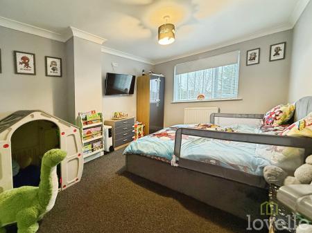 5 bedroom Semi-detached house for sale in Middlefield Lane, Gainsborough, DN21