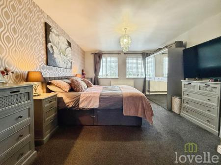 5 bedroom Semi-detached house for sale in Middlefield Lane, Gainsborough, DN21