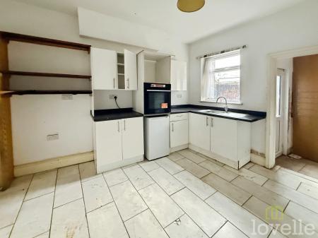 2 bedroom Terraced House for sale in Etherington Street, Gainsborough, DN21