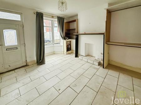 2 bedroom Terraced House for sale in Etherington Street, Gainsborough, DN21