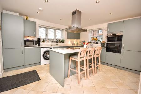 4 bedroom Detached house for sale in Acorn Avenue, Louth, LN11