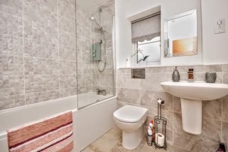 4 bedroom Detached house for sale in Acorn Avenue, Louth, LN11