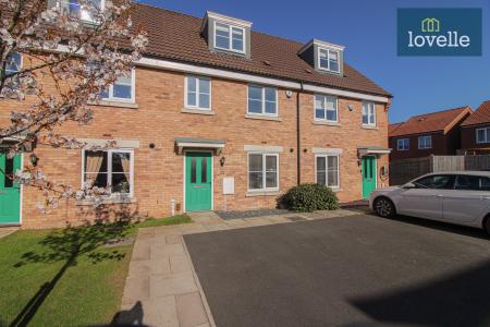 Albatross Way, Louth, LN11