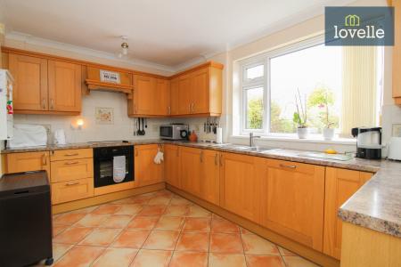 3 bedroom Detached house for sale in Anderby Drive, Grimsby, DN37