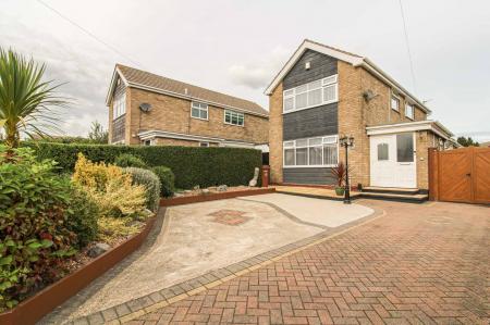 3 bedroom Detached house for sale in Anderby Drive, Willows, Grimsby, DN37