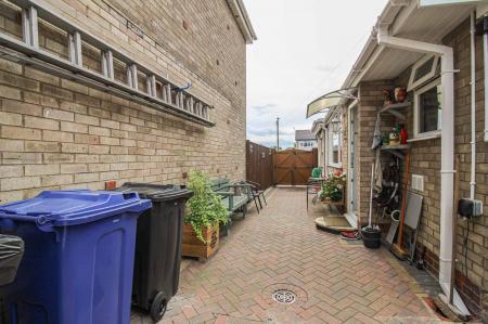 3 bedroom Detached house for sale in Anderby Drive, Willows, Grimsby, DN37