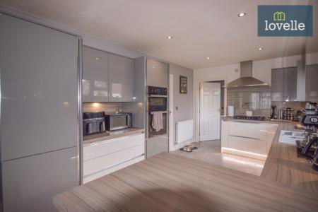 4 bedroom Detached house for sale in Brackenborough Road, Louth, LN11