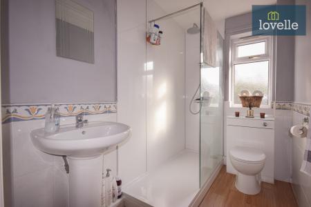 4 bedroom Detached house for sale in Brackenborough Road, Louth, LN11