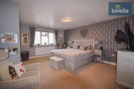 4 bedroom Detached house for sale in Brackenborough Road, Louth, LN11