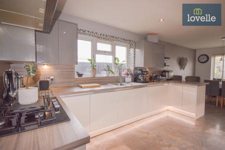 4 bedroom Detached house for sale in Brackenborough Road, Louth, LN11