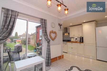 3 bedroom End of terrace house for sale in Brocklesby Road, Grimsby, DN34