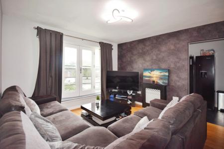 2 bedroom Flat for sale in Canal Close, Louth, LN11