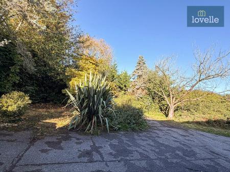 5 bedroom Detached house for sale in Carlton Road, Manby, LN11