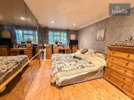 5 bedroom Detached house for sale in Carlton Road, Manby, LN11