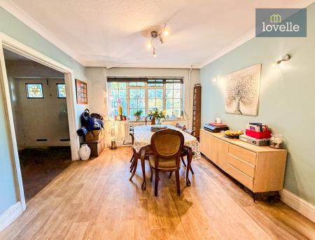 5 bedroom Detached house for sale in Carlton Road, Manby, LN11