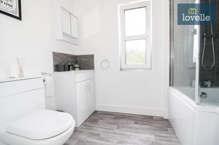 3 bedroom Detached house for sale in Carr Lane, Grimsby, DN32