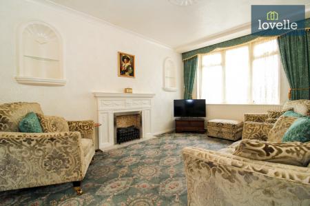 3 bedroom Semi-detached house for sale in Cartledge Avenue, Grimsby, DN32