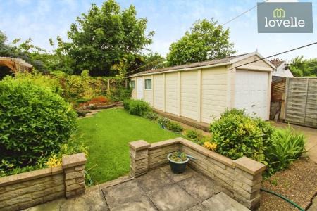 3 bedroom Semi-detached house for sale in Cartledge Avenue, Grimsby, DN32