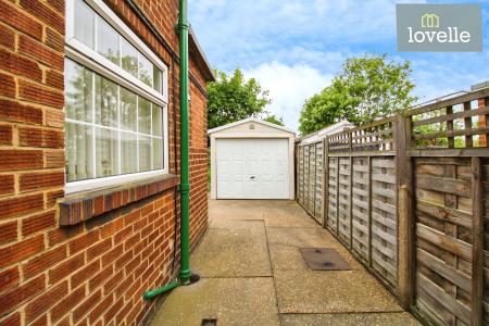 3 bedroom Semi-detached house for sale in Cartledge Avenue, Grimsby, DN32