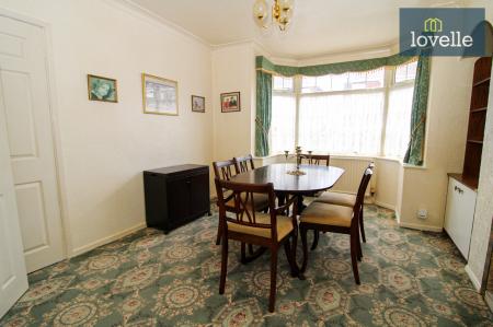 3 bedroom Semi-detached house for sale in Cartledge Avenue, Grimsby, DN32