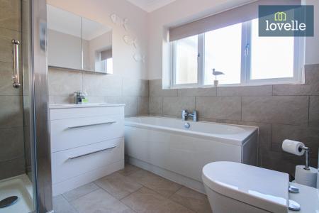 5 bedroom Detached bungalow for sale in Cemetery Road, North Somercotes, LN11