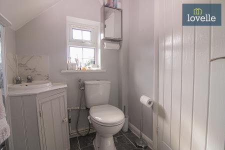 4 bedroom Detached house for sale in Chapel Lane, Manby, LN11