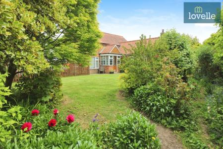 4 bedroom Detached house for sale in Chapel Lane, Manby, LN11