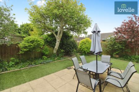 4 bedroom Detached house for sale in Chapel Lane, Manby, LN11