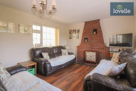 4 bedroom Detached house for sale in Chapel Lane, Manby, LN11