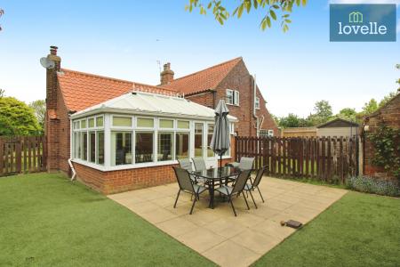 4 bedroom Detached house for sale in Chapel Lane, Manby, LN11