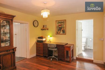 4 bedroom Detached house for sale in Chapel Lane, Manby, LN11