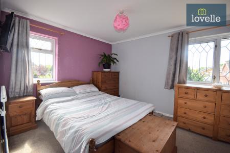 3 bedroom Semi-detached house for sale in Chatsworth Drive, Louth, LN11