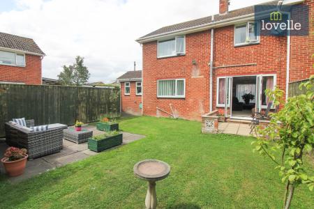 3 bedroom Semi-detached house for sale in Chatsworth Drive, Louth, LN11