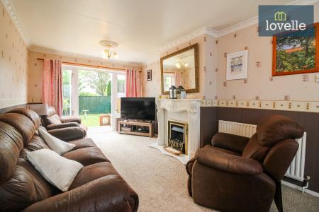 3 bedroom Semi-detached house for sale in Chatsworth Drive, Louth, LN11